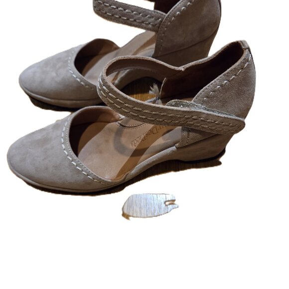 L'Amour Des Pieds Beige Suede Wedge Shoes - Picture 4 of 5